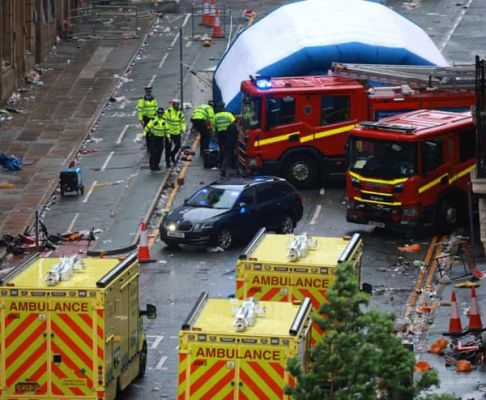 लिवरपूल विजय परेड में कार भीड़ में घुसी, 47 लोग घायल; ड्राइवर गिरफ्तार