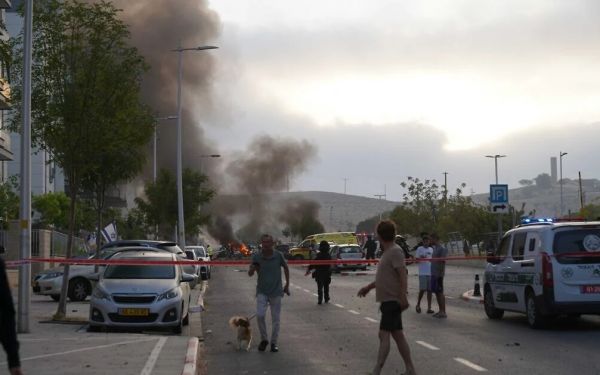  ईरान ने फिर दागीं इजराइल पर मिसाइलें, बीर्शेबा में टेक पार्क के पास विस्फोट, पास में है माइक्रोसॉफ्ट का ऑफिस