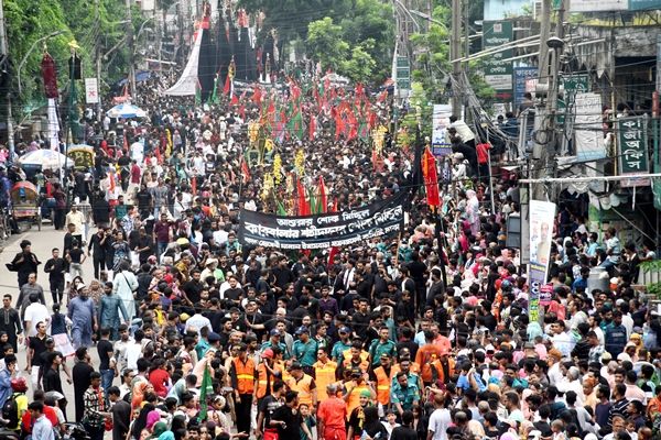 बांग्लादेश में पवित्र आशूरा मनाया गया, ढाका में निकला ताजिया जुलूस