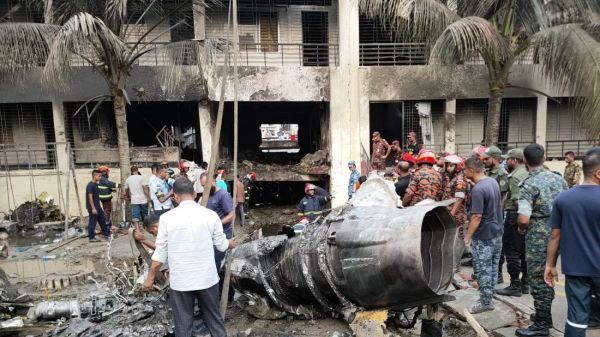 बांग्लादेश में सैन्य विमान दुर्घटना जांच आयोग का कार्यकाल बढ़ा