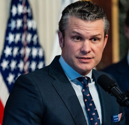  अमेरिकी रक्षा सचिव पीट हेगसेथ ने नौसेना प्रमुख जॉन हैरिसन को बर्खास्त किया