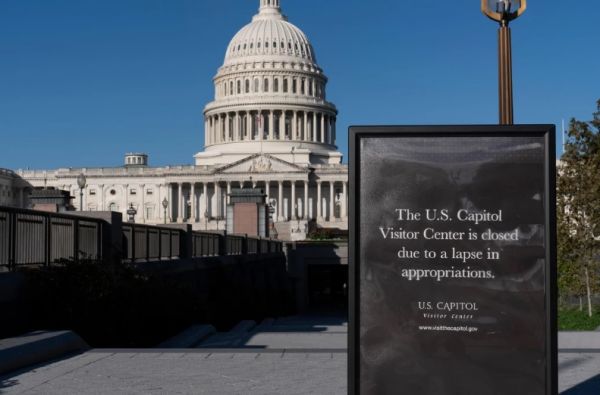 अमेरिका जूझ रहा सरकारी शटडाउन से, सीनेट की 15 दिन में नौ बार कोशिश, नहीं पारित हो सका वित्त पोषण विधेयक