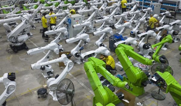 चीन की जीडीपी इस साल की तीन तिमाही में सालाना आधार पर 5.2 प्रतिशत बढ़ी, चुनौती बरकरार