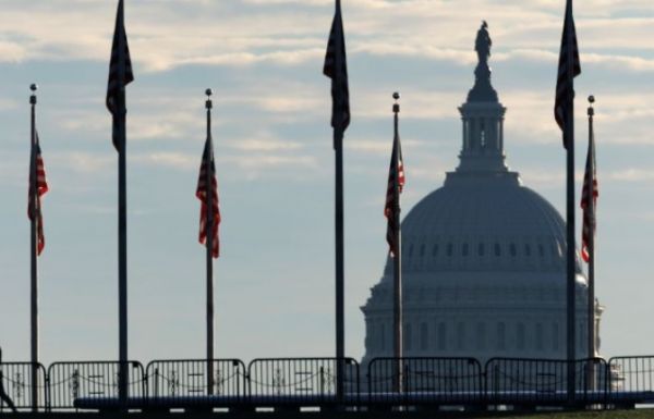 अमेरिका में डेमोक्रेट पड़े नरम, शटडाउन पर गतिरोध खत्म होने के संकेत