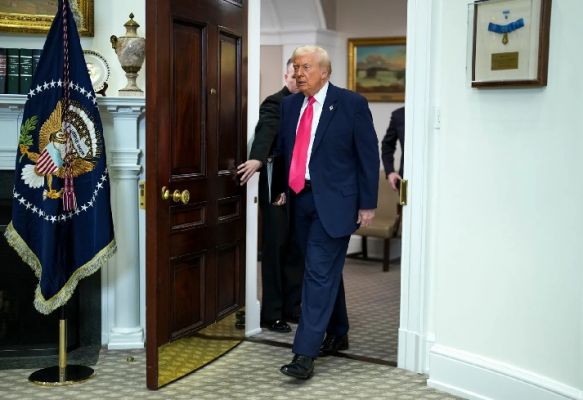 राष्ट्रपति ट्रंप ने कहा-सोमालियाई कचरा, वह अमेरिका से कहीं और चले जाएं