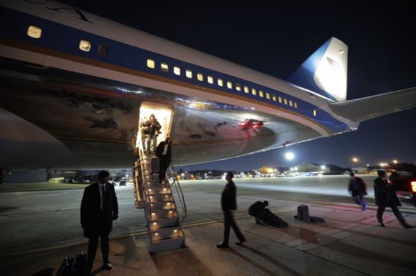 स्विट्जरलैंड जा रहे ट्रंप के एयर फोर्स वन में आई खराबी, लौटे अमेरिका, दूसरे एयरक्राफ्ट से रवाना