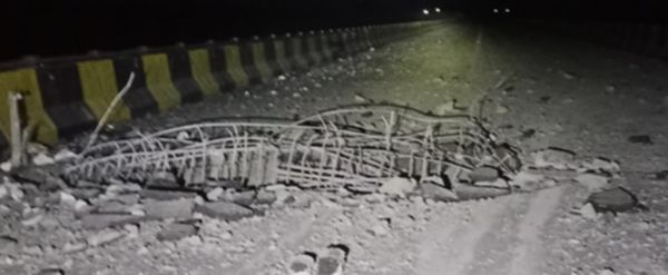 बलोचिस्तान के सीपीईसी के मार्ग पर रुखशान नदी का पुल विस्फोट से क्षतिग्रस्त