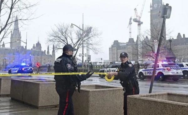 कनाडा में ब्रिटिश कोलंबिया के टम्बलर रिज के स्कूल में गोलीबारी, 10 की मौत