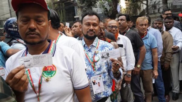 बांग्लादेश में मतदान शुरू, आधी रात तक अधिकांश सीटों का आ जाएगा नतीजा