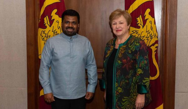 आईएमएफ के प्रबंध निदेशक ने श्रीलंका के राष्ट्रपति से मुलाकात कर श्रीलंका की आर्थिक रिकवरी की समीक्षा की।