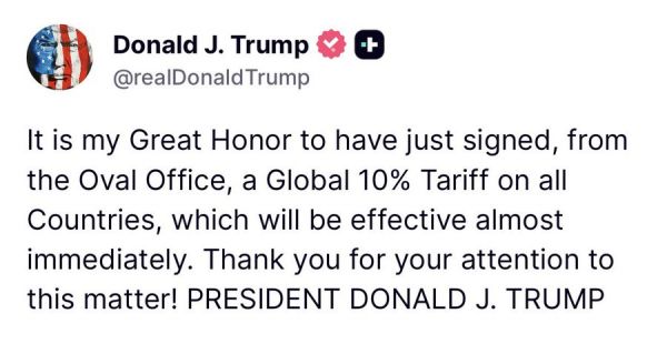 ट्रंप ने 10 फीसदी वैश्विक टैरिफ संबंधी कार्यकारी आदेश पर किए हस्ताक्षर