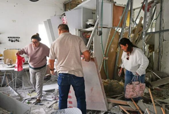 ईरान ने इजराइल पर किया हवाई हमला, तीन शहरों में नुकसान