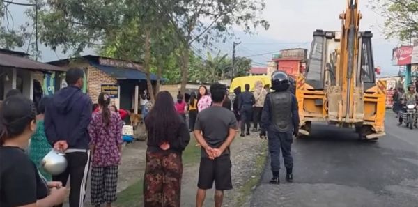 नेपाल के पोखरा में फेवाताल के पास अवैध निर्माण पर चला डोजर, बालेन्द्र शाह के निर्देश पर कार्रवाई