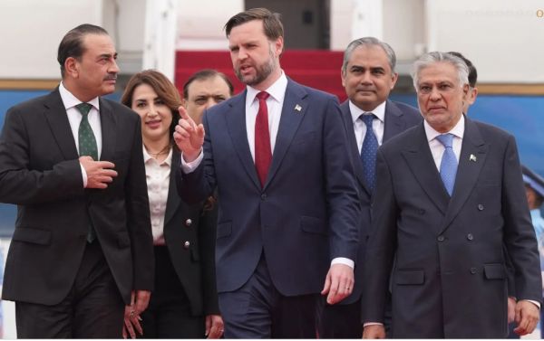 अमेरिका का ईरान से नहीं हो पाया समझौता, वेंस ने इस्लामाबाद में पत्रकारों से कहा-21 घंटे की गंभीर चर्चा नहीं आई काम, यह बुरी खबर