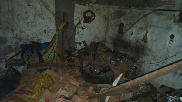 कोरबा:तेज आंधी-तूफान में गिरी निर्माणाधीन दीवार, पड़ोसी परिवार दबा&mdash;तीन घायल