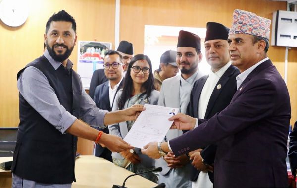 भारत से 100 रुपये से अधिक की खरीदारी पर कस्टम ड्यूटी मामले में वित्त मंत्री से सवाल-जवाब