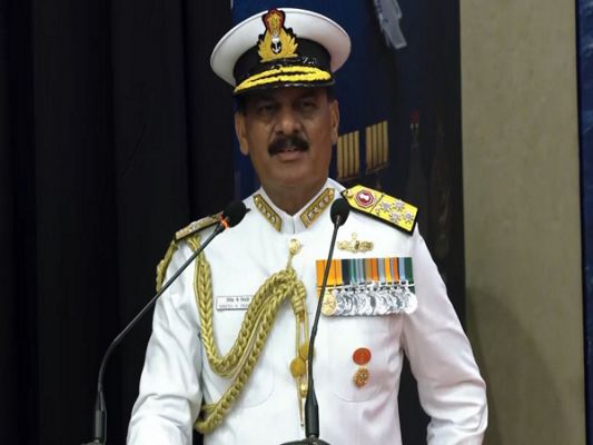 नौसेना प्रमुख एडमिरल दिनेश के त्रिपाठी समुद्री सहयोग को बढ़ावा देने के लिए चार दिवसीय म्यांमार दौरे पर हैं।