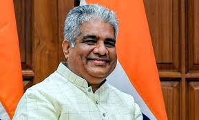 New Labour Minister Yadav’s review meetings, surprise inspections put officials on high alert