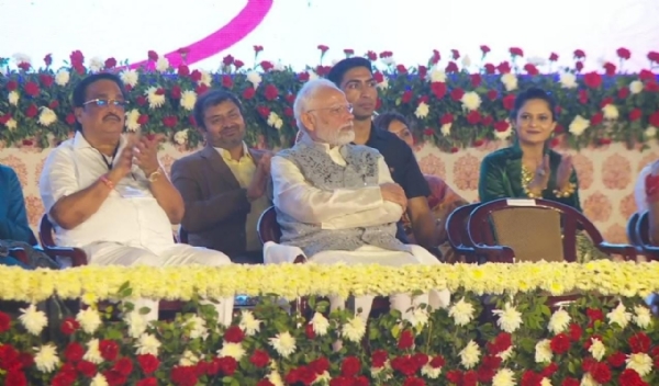 गुजरात : भावनगर के समूह विवाह में शामिल हुए प्रधानमंत्री