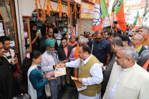 भाजपा अध्यक्ष नड्डा ने शिमला और सोलन में किया जनसंपर्क, पार्टी के पक्ष में मतदान की अपील