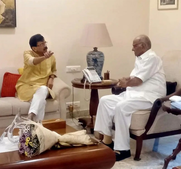 राकांपा अध्यक्ष शरद पवार से मिले संजय राऊत, विभिन्न मुद्दों पर हुई चर्चा