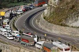 जम्मू-श्रीनगर राष्ट्रीय राजमार्ग पर यातायात सामान्य