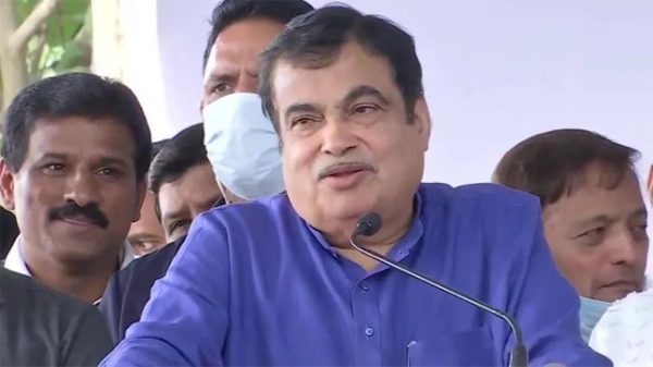 देश में 15 साल पुराने सभी सरकारी वाहनों पर लगेगी रोक : नितिन गडकरी