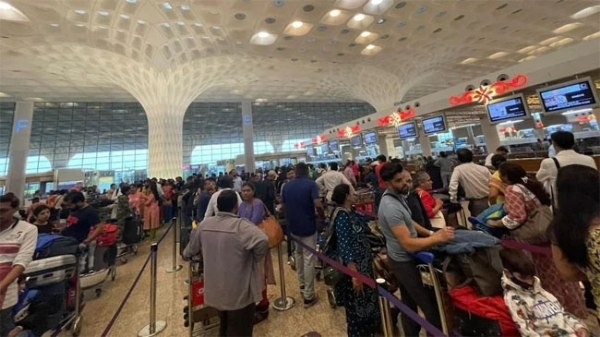 मुंबई एयरपोर्ट पर 50 मिनट तक सर्वर रहा डाउन, यात्री परेशान
