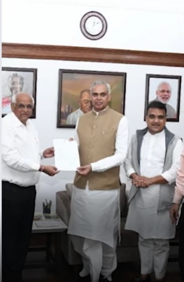 गुजरात : भूपेन्द्र मंत्रिमंडल का इस्तीफा, 12 दिसंबर को भूपेन्द्र पटेल लेंगे मुख्यमंत्री पद की शपथ