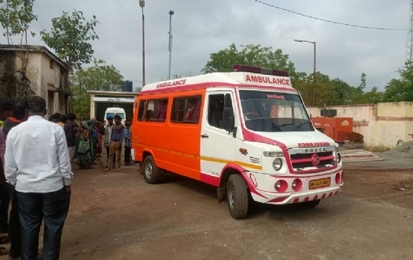 महाराष्ट्र के पंढरपुर में ट्रैक्टर ट्राली पलटने से दो बच्चों समेत मप्र के पांच मजदूरों की मौत