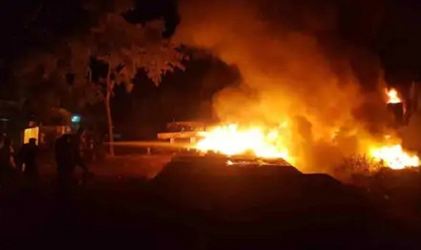 रीवाः बारात की आतिशबाजी से टायर गोदाम में लगी आग, कई दुकानें और वाहन जलकर खाक