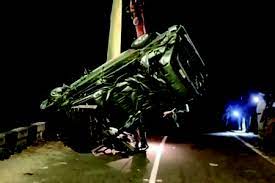 तमिलनाडु में कार खाई में गिरी, आठ तीर्थयात्रियों की मौत