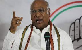 राहुल गांधी ने सदन में कुछ भी असंसदीय बात नहीं कही : खड़गे