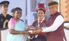  डॉ. करनी सिंह स्टेडियम में राष्ट्रीय सांस्कृतिक महोत्सव का उद्घाटन किया