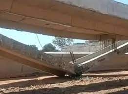 गुजरात के अमरेली में निर्माणाधीन पुल धराशायी