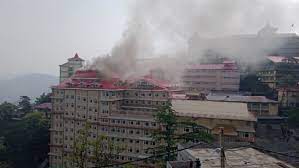 आईजीएमसी अस्पताल के ओपीडी भवन में आग से अफरातफरी