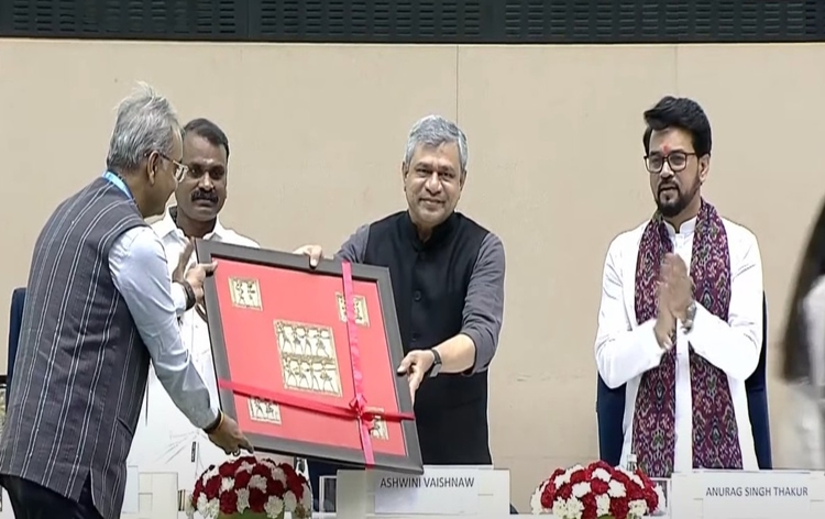 वैश्विक अर्थव्यवस्था में भारत ने अपनी मज़बूत उपस्थिति दर्ज की है : अश्विनी वैष्णव