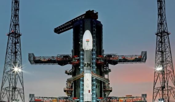 अंतरिक्ष में इसरो की एक और छलांग, एनवीएस-01 सैटेलाइट की सफल लॉन्चिंग