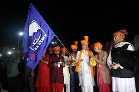 जम्मू से अमरनाथ यात्रियों का पहला जत्था रवाना, उप राज्यपाल ने दिखाई झंडी