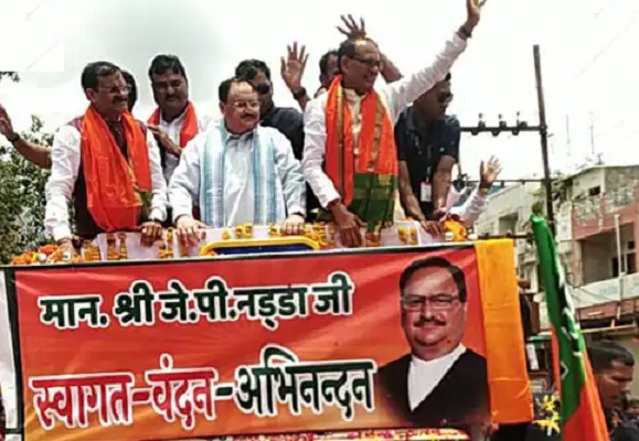मप्र: भाजपा अध्यक्ष जेपी नड्डा ने खुली जीप में किया रोड शो, जनसभा में हुए शामिल