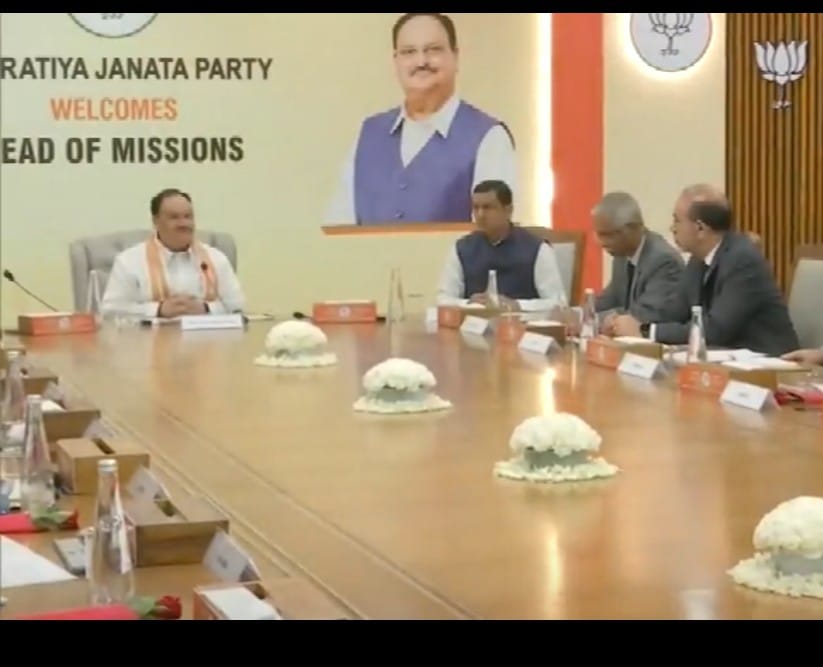 जेपी नड्डा ने की मध्यपूर्व, अफ्रीका और यूरोपीय संघ सहित कई देशों के मिशन प्रमुखों से मुलाका