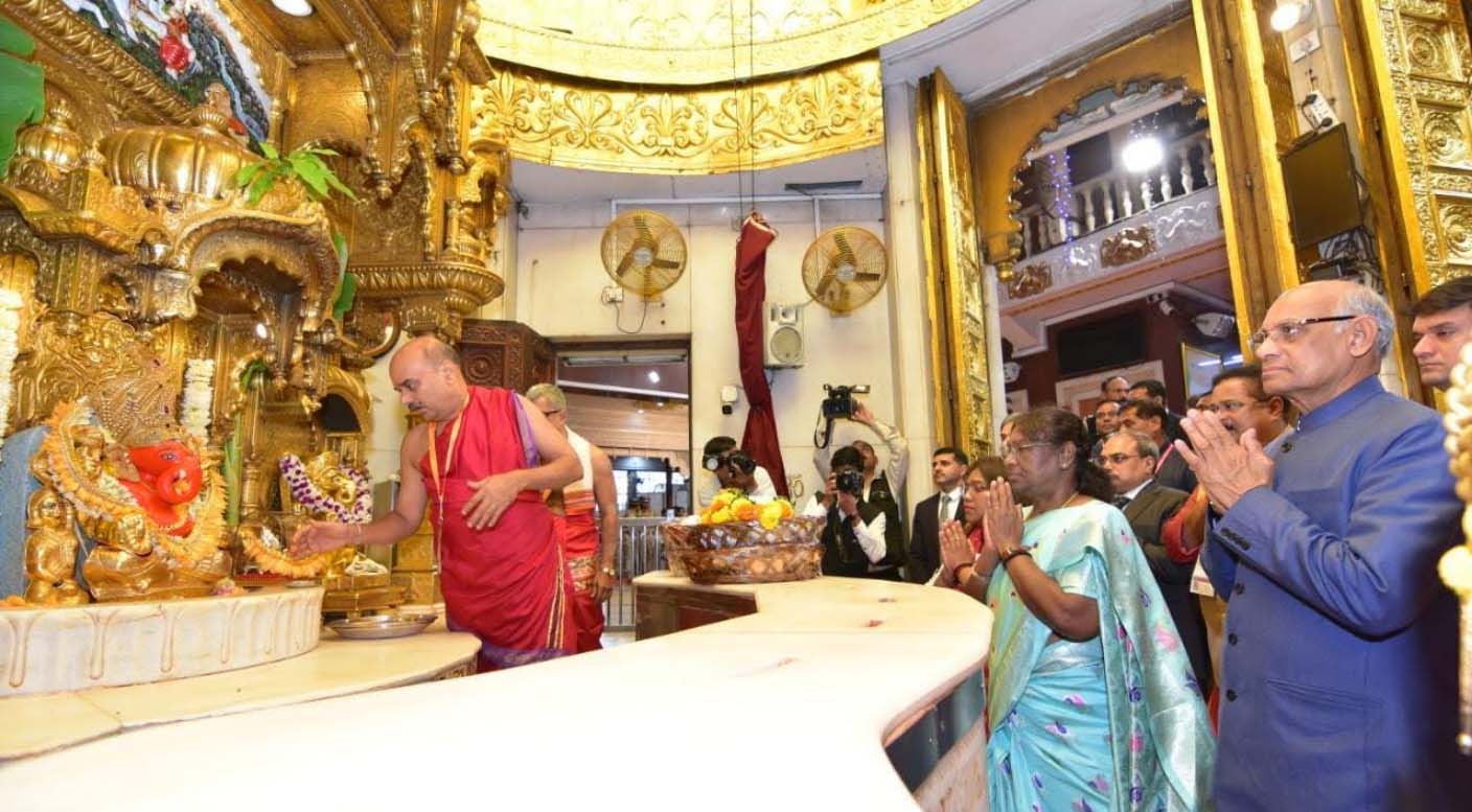राष्ट्रपति द्रौपदी मुर्मू ने श्री सिद्धिविनायक मंदिर में भगवान गणेश के दर्शन किये