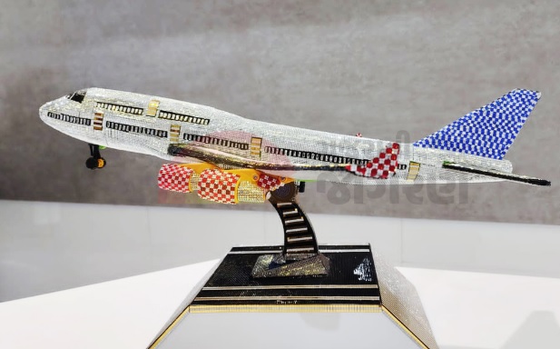 राजकोट में प्रधानमंत्री मोदी को भेंट किया जाएगा हीरा जड़ित प्लेन