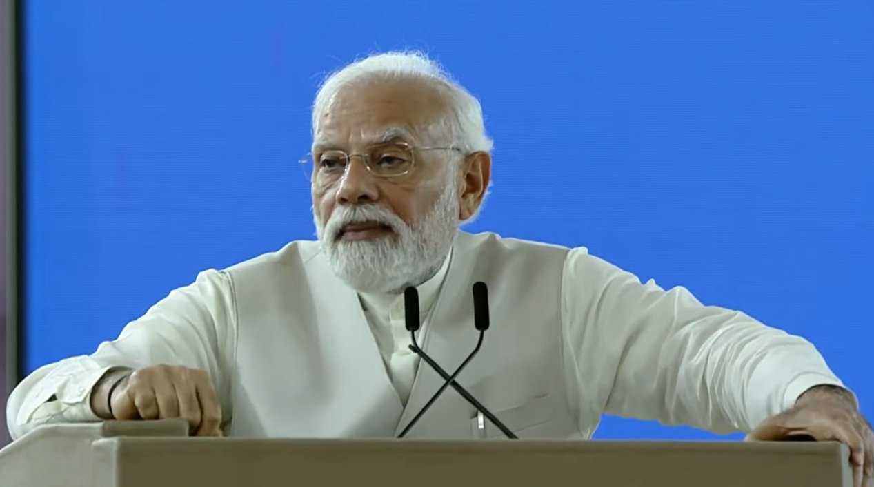 प्रधानमंत्री ने पुणे मेट्रो को दिखाई हरी झंडी, कई विकास परियोजनाओं का किया उद्घाटन और शिलान्यास