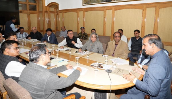 मुख्यमंत्री के बाधित विद्युत और जलापूर्ति परियोजनाओं को समयबद्ध बहाल करने के दिए निर्देश