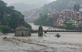 हिमाचल प्रदेश और उत्तराखंड में आज भारी बारिश की चेतावनी