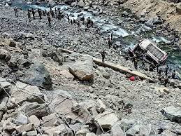 लद्दाख में सड़क दुर्घटना में 9 सैनिकों की मृत्यु और 1 सैनिक गंभीर रूप से घायल