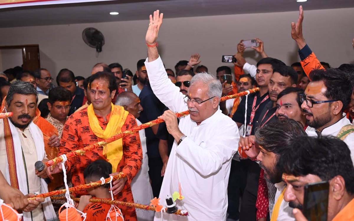 कांवड़ यात्रा में शामिल हुए मुख्यमंत्री बघेल