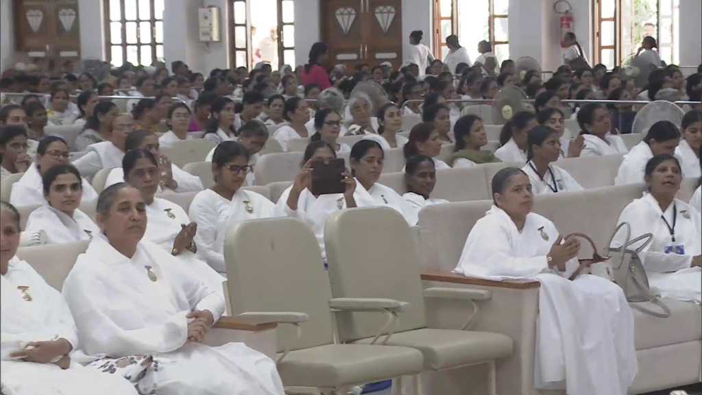 बिना अध्यात्म के भौतिक विकास कभी भी सुख-शांति का आधार हो नहीं सकता : राज्यपाल आचार्य देवव्रत