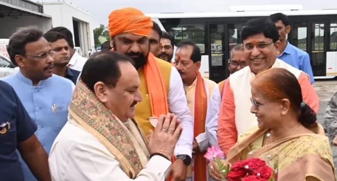 बिहार की राजधानी पटना पहुंचने पर जेपी नड्डा का जोरदार स्वागत